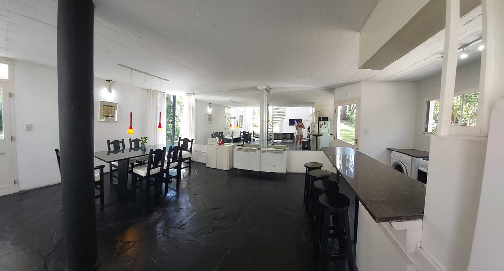 living mesa principal cocina salida cocina a pileta y parrilla 